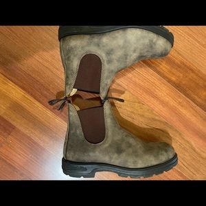 Blundstone short boots